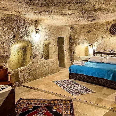 Takunya Cave *